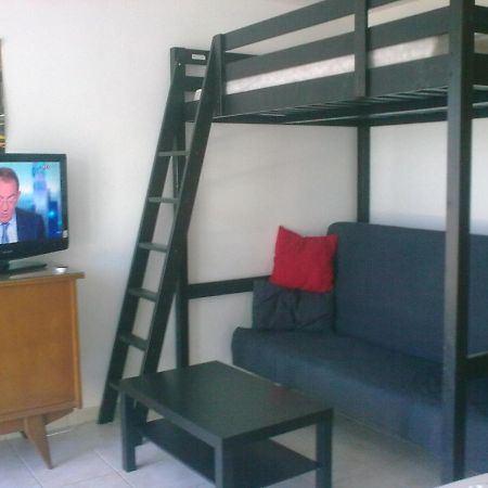 카르쿠에이란느 Studio Climatise. Proche Parking, Commerces Et Mer 아파트 외부 사진