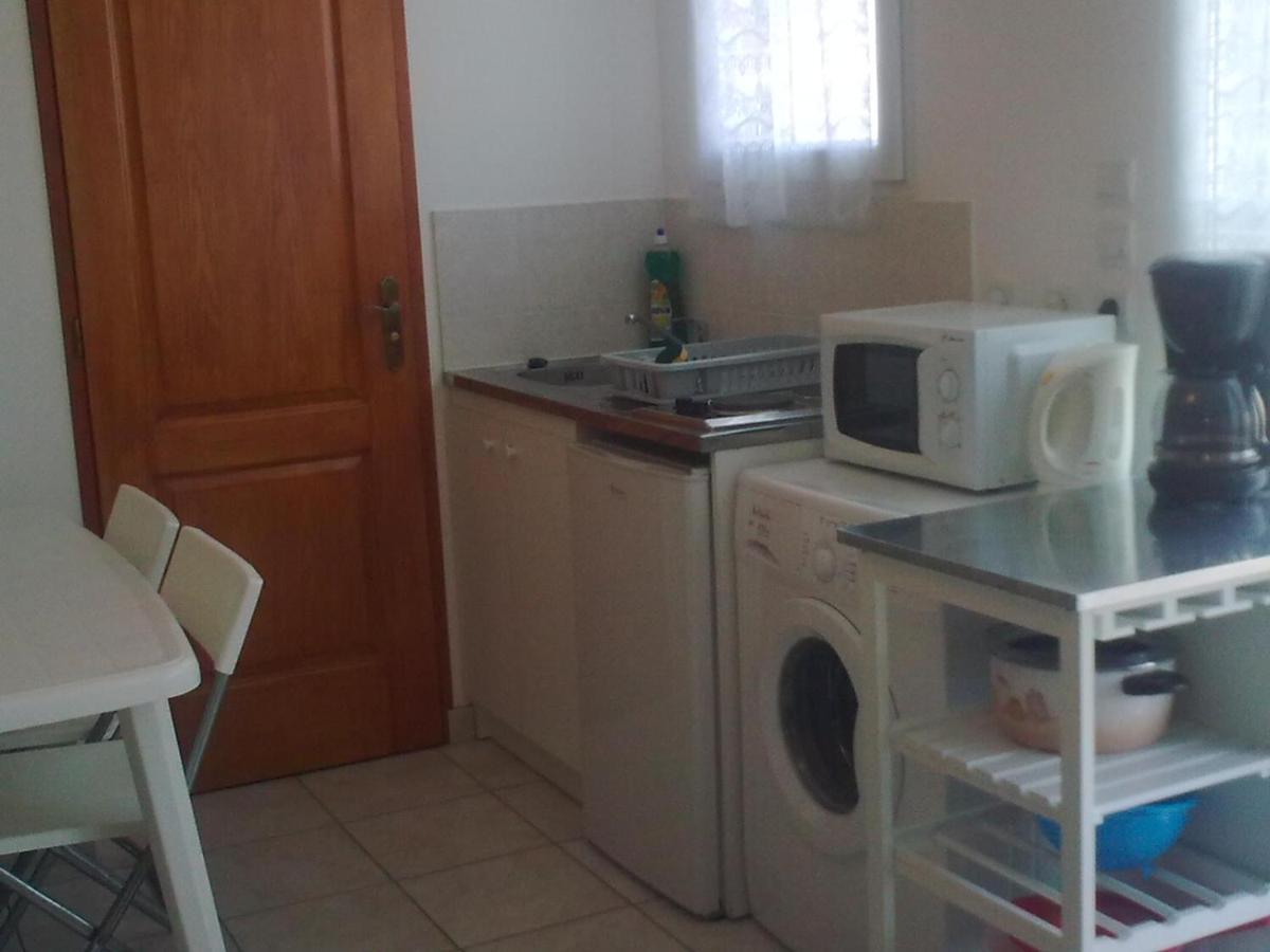 카르쿠에이란느 Studio Climatise. Proche Parking, Commerces Et Mer 아파트 외부 사진