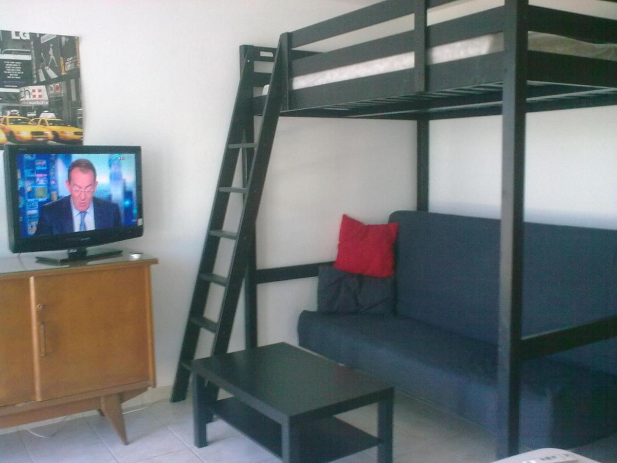 카르쿠에이란느 Studio Climatise. Proche Parking, Commerces Et Mer 아파트 외부 사진
